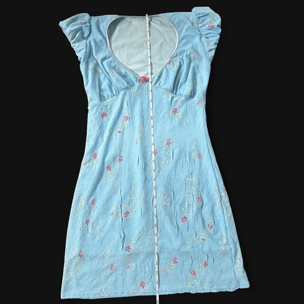 Baby blue floral embroidered puff